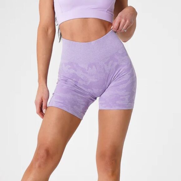 NVGTN PRO SHORTS LILAC CAMO SEAMLESS SHORTS M NWT‎ IN PKG - Picture 2 of 6